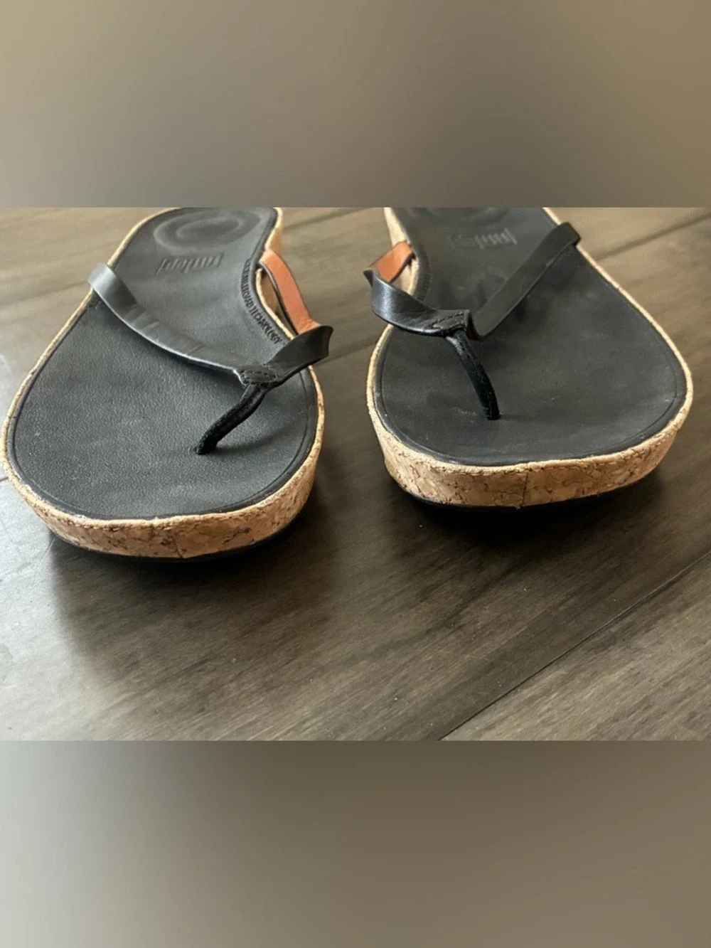 FitFlop Linny Toe-Post Thong Sandals in Black Leather - Size 10